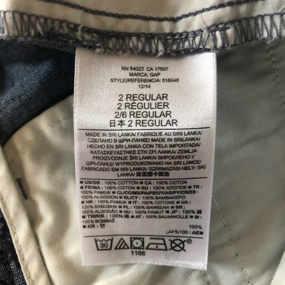 GAP Tailored Short - Size 2 - Picture 4 of 5